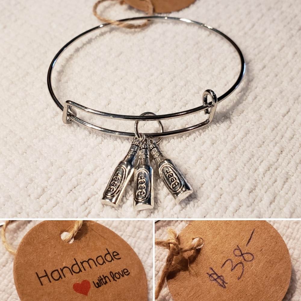 🆕️🍺 NWT Beer Charm Bracelet in Silver